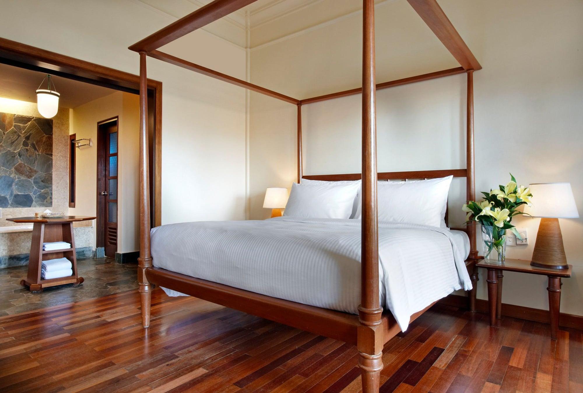 อวิเลียน พอร์ต ดิคสัน Hotel พอร์ตดิ๊กสัน ภายนอก รูปภาพ A bedroom at the hotel