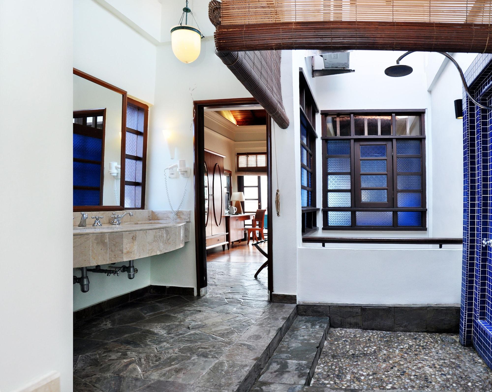 อวิเลียน พอร์ต ดิคสัน Hotel พอร์ตดิ๊กสัน ภายนอก รูปภาพ Interior of the house