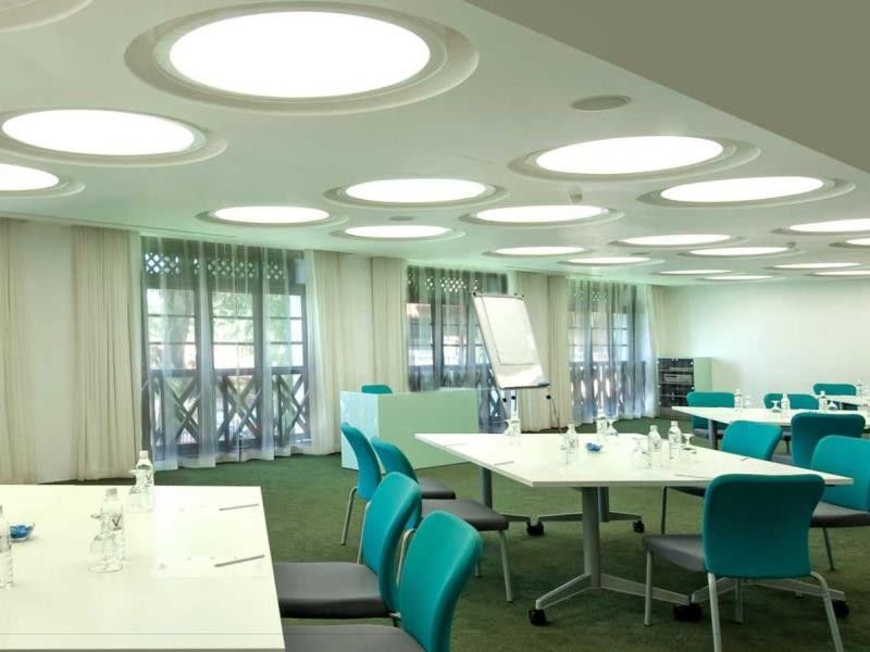 อวิเลียน พอร์ต ดิคสัน Hotel พอร์ตดิ๊กสัน ภายนอก รูปภาพ Meeting room