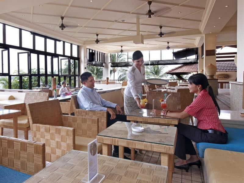 อวิเลียน พอร์ต ดิคสัน Hotel พอร์ตดิ๊กสัน ภายนอก รูปภาพ A restaurant in a hotel