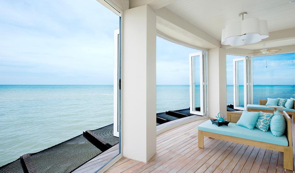 อวิเลียน พอร์ต ดิคสัน Hotel พอร์ตดิ๊กสัน ภายนอก รูปภาพ The view from a suite at the resort