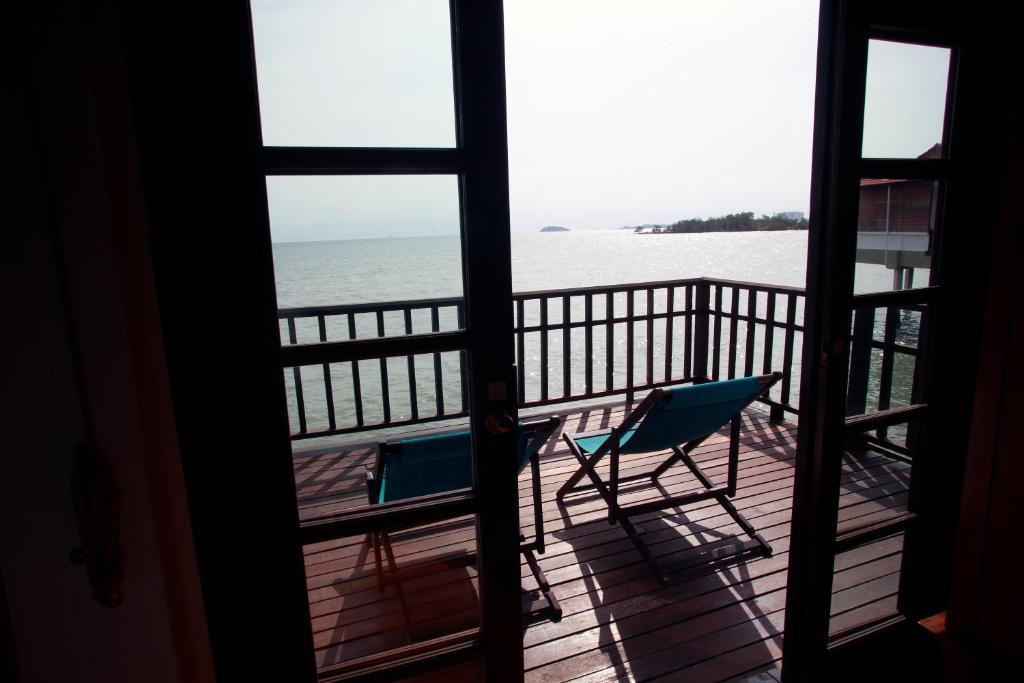 อวิเลียน พอร์ต ดิคสัน Hotel พอร์ตดิ๊กสัน ห้อง รูปภาพ View from a chalet